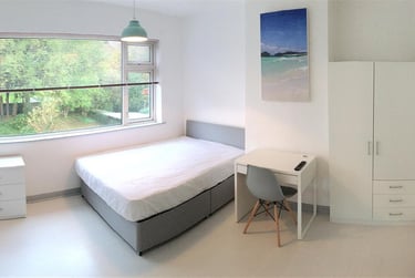 4 bed house, Lower Road, Lenton Abbey, Beeston, NG92GT - Image 1